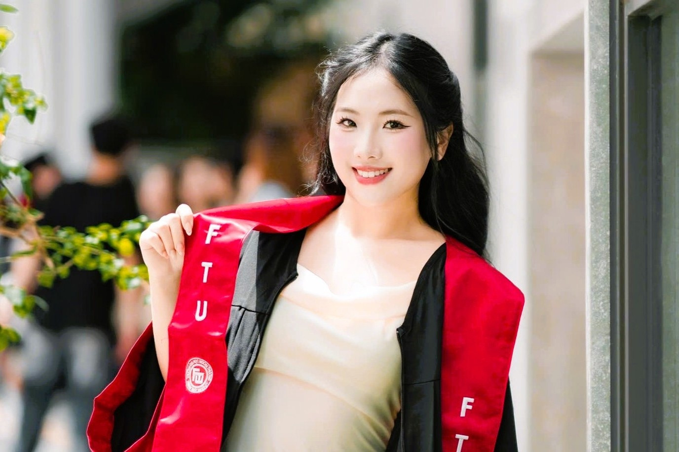 Thủ khoa xinh đẹp Đại học Ngoại thương với 3 môn đạt điểm 10 tuyệt đối