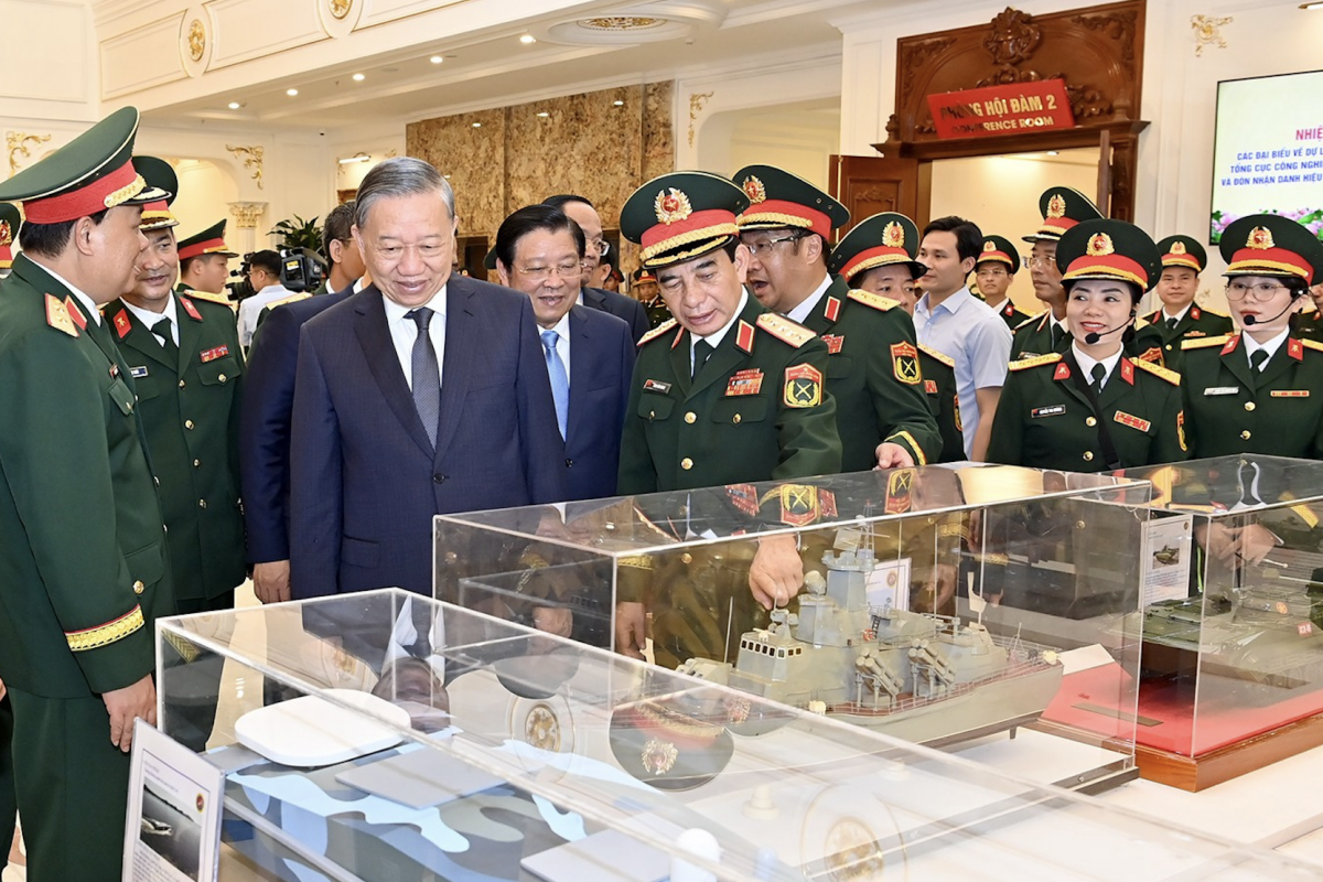 Tổng Bí thư: Xây dựng đội ngũ nhà khoa học đầu ngành để chế tạo vũ khí hiện đại