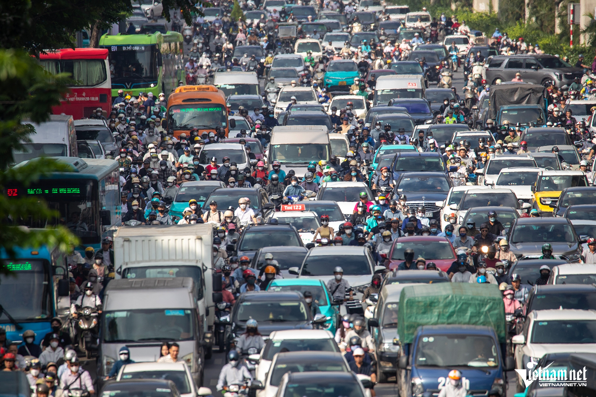 W-duong pho hanoi.jpg