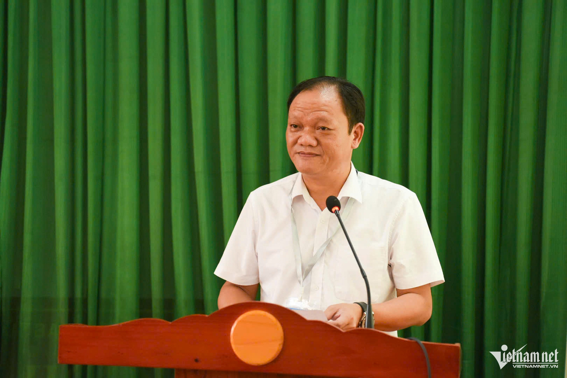 W-Thứ trưởng tặng quà ở Bắc Ninh .JPG.jpg