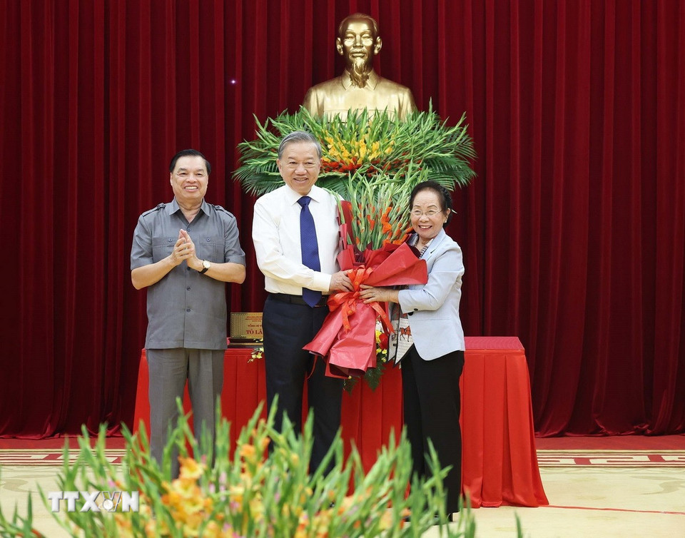 1609 tong bi thu khuyen hoc 7.jpg