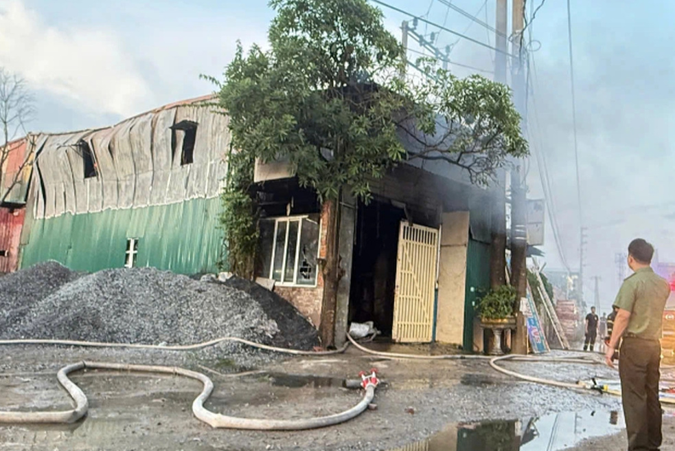 Bản tin trưa 16/9: Cháy nhà ở Hà Nội, 4 người trong một gia đình tử vong