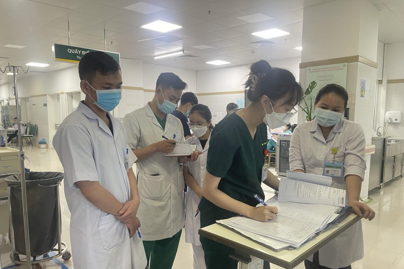 Bác sĩ nội trú là tinh hoa, được săn đón, lương cao?