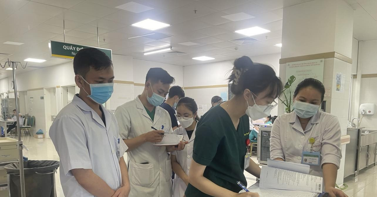 Bác sĩ nội trú là tinh hoa, được săn đón, lương cao?