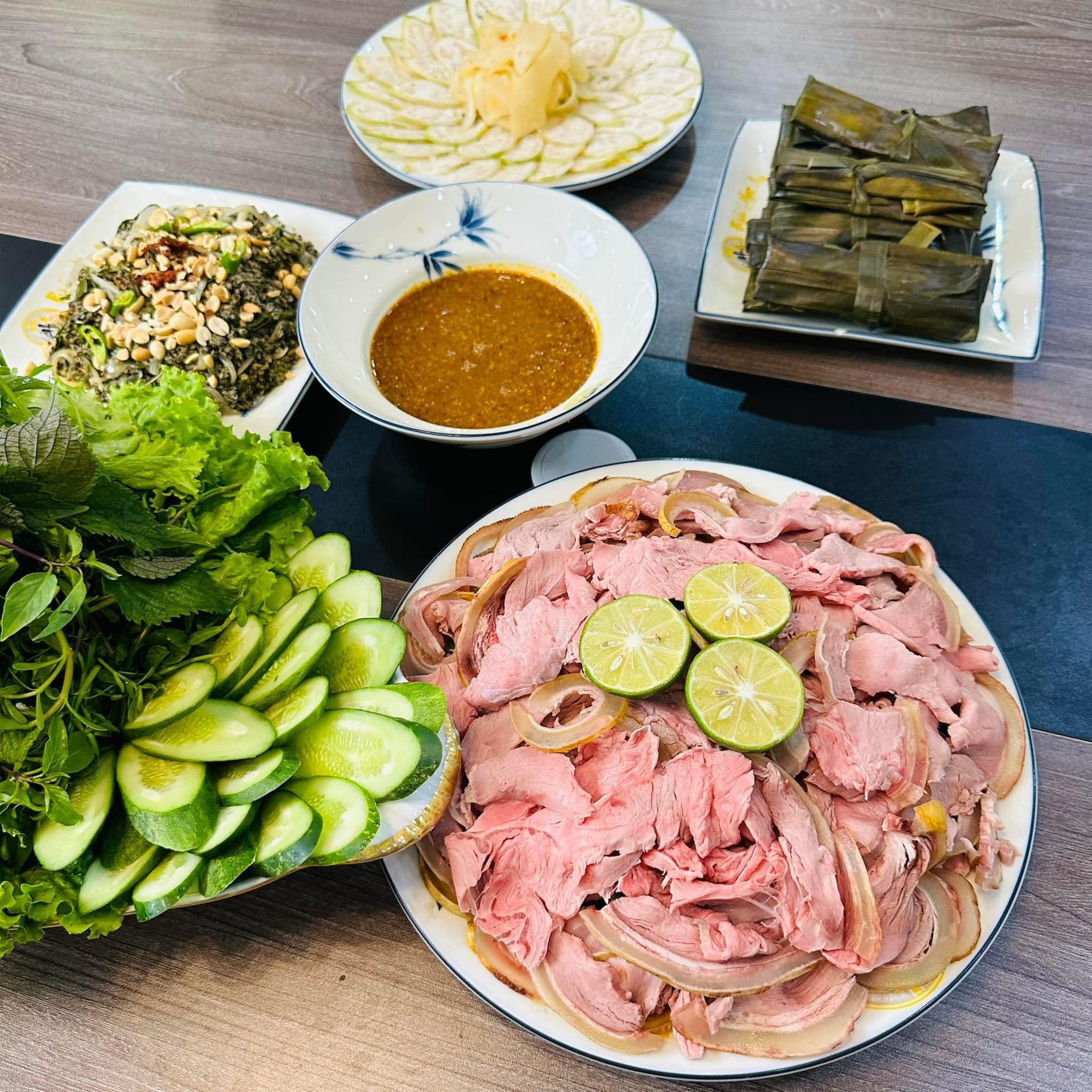 Bê thui Cầu Mống.png