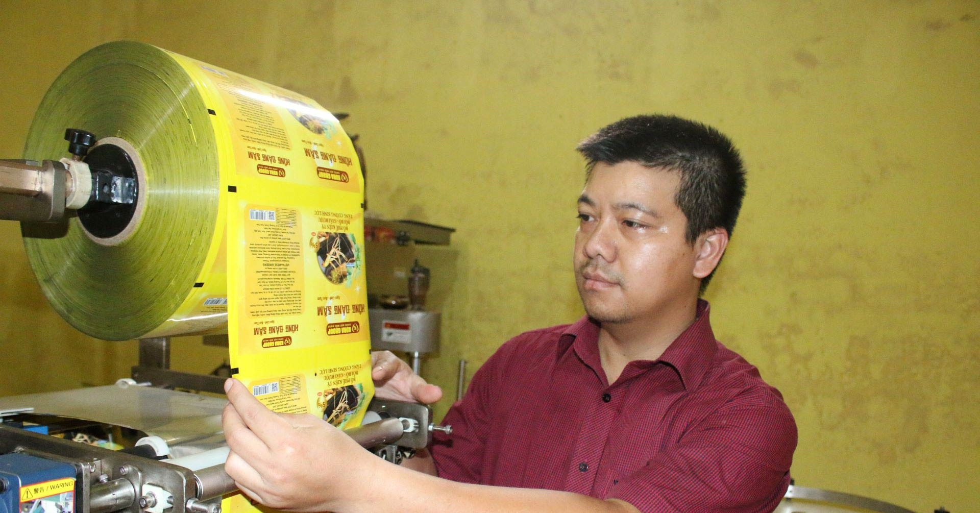 Bỏ phố thị về quê khởi nghiệp giúp bà con dân tộc thiểu số tiêu thụ dược liệu