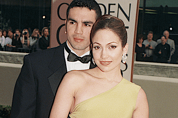 Các ngôi sao trả tiền tỷ thuê người bảo vệ, có người bỏ chồng để cưới vệ sĩ