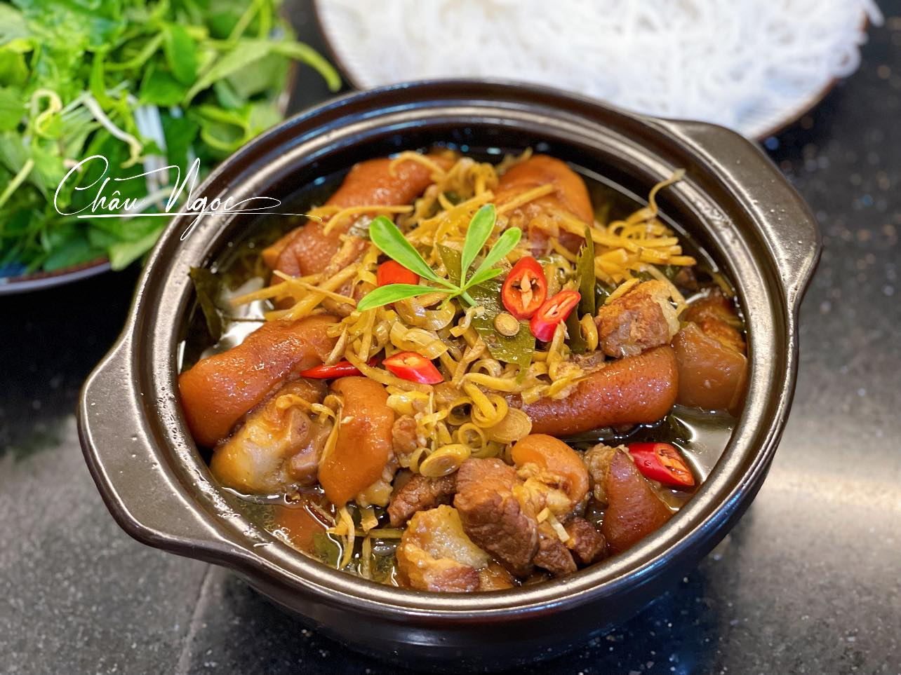 chân giò nấu giả cầy kiểu miền Trung   Châu Ngọc.png