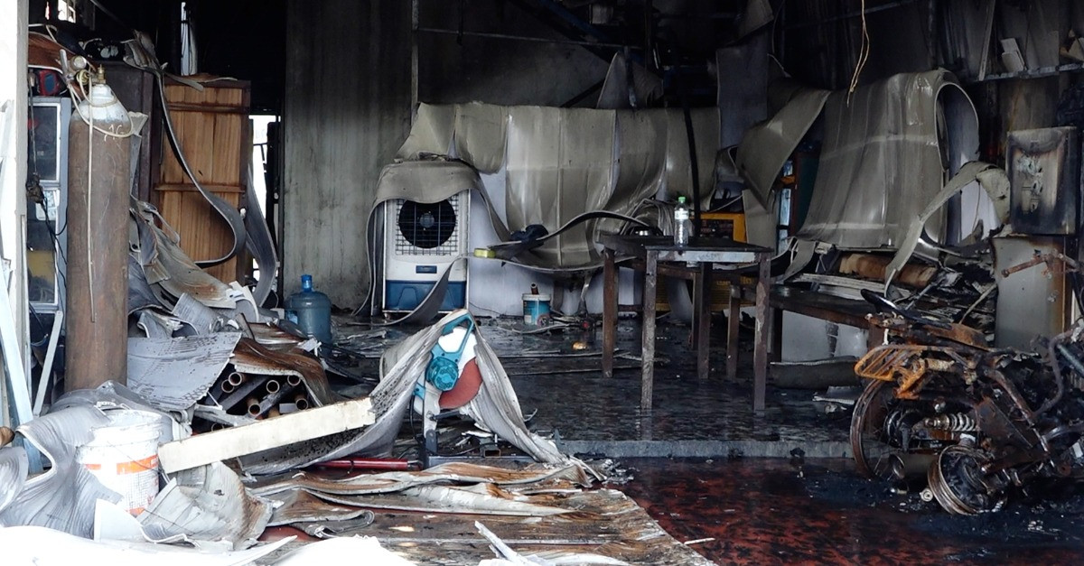 Hiện trường vụ cháy khiến vợ chồng trẻ cùng 2 con nhỏ tử vong ở Hà Nội