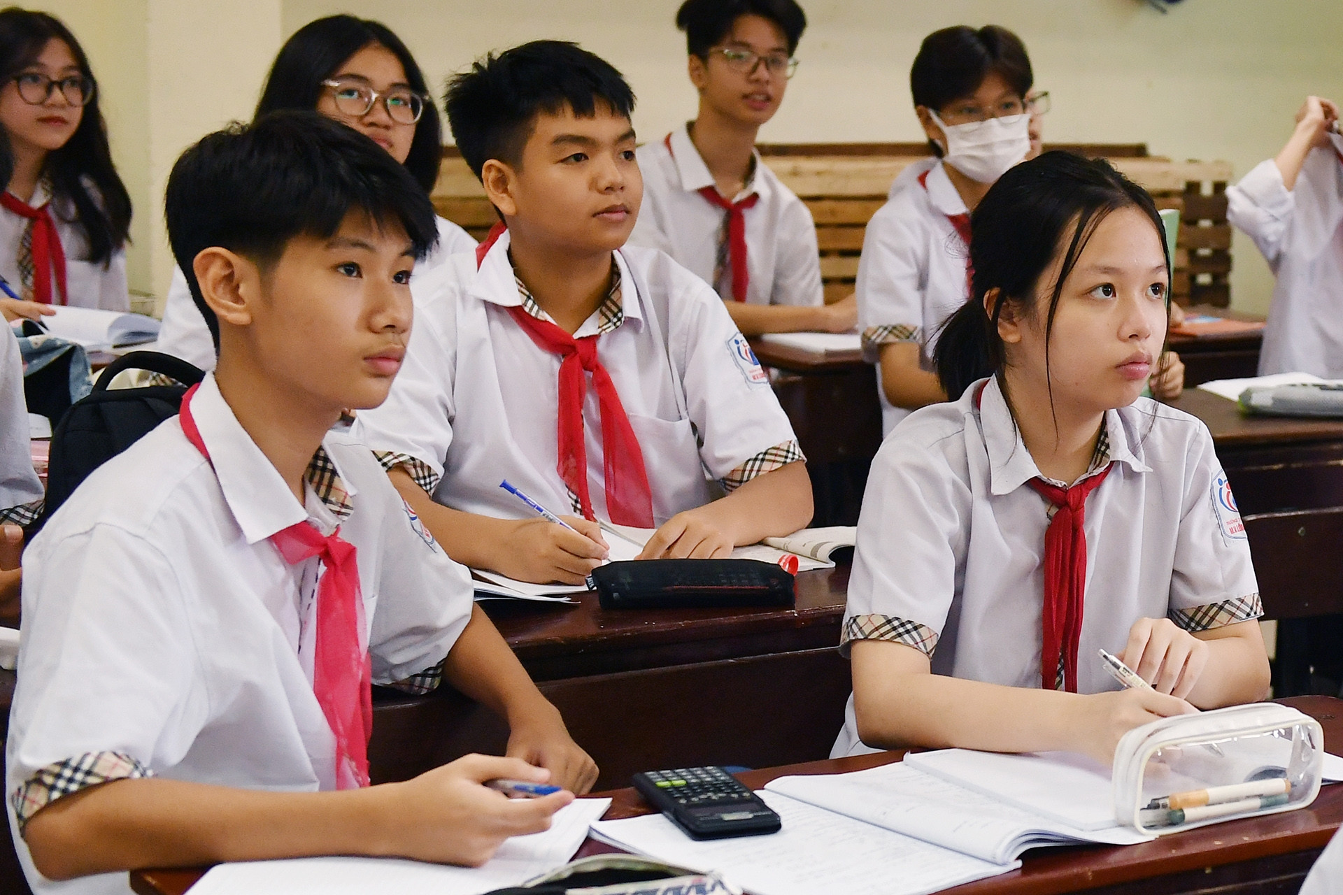 Cung cấp một bộ sách giáo khoa toàn quốc từ năm học 2026-2027, miễn phí từ năm 2030