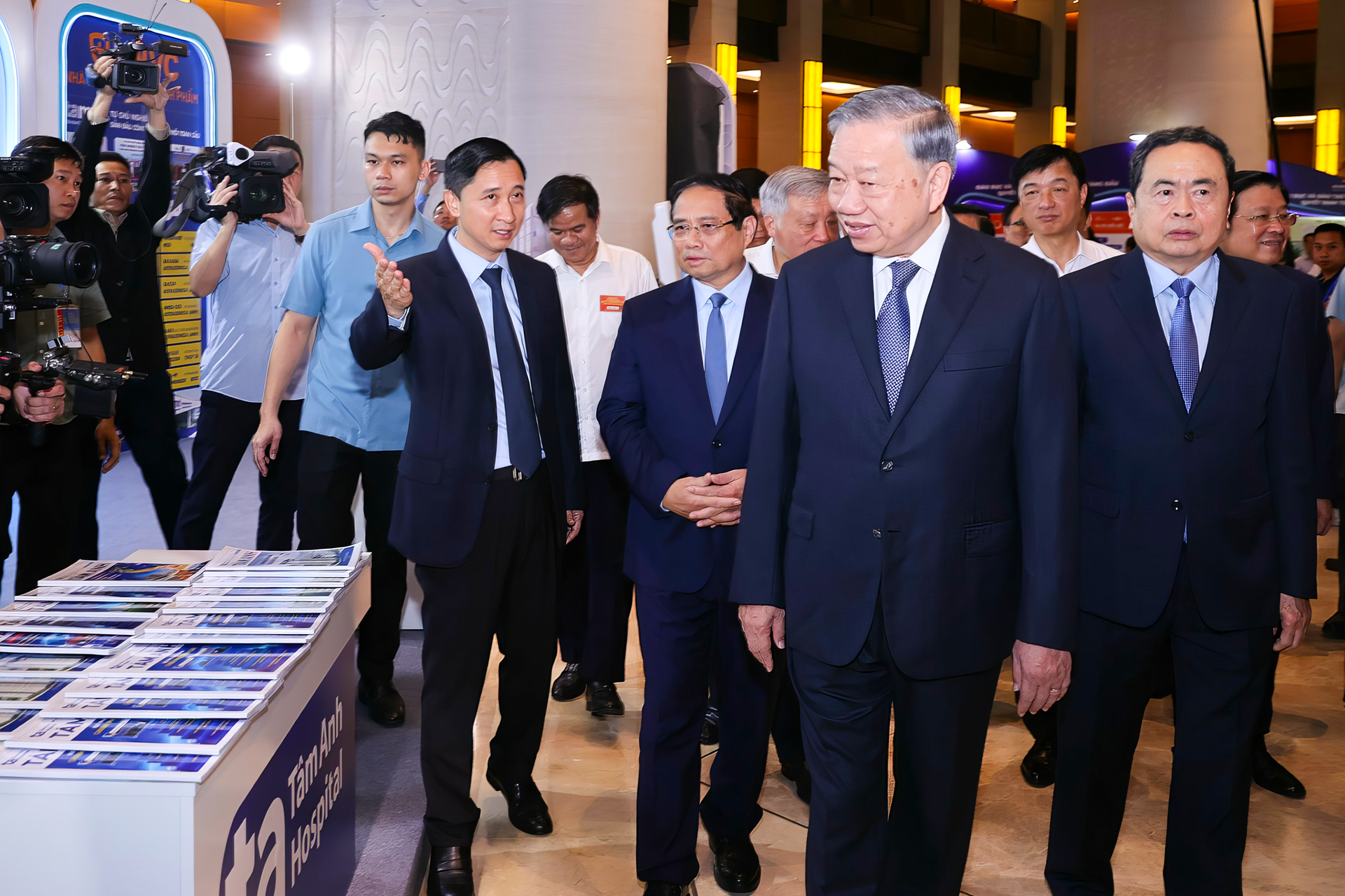Những ‘Siêu Robot AI’ của Bệnh viện Tâm Anh tại Triển lãm Thành tựu Y tế