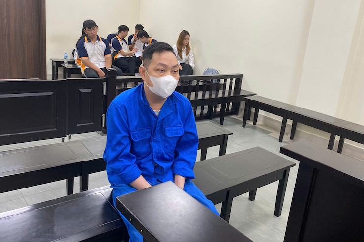 Sắm hai chiếc Bentley, đại gia bị lừa hơn 5 tỷ đồng tiền làm giấy tờ