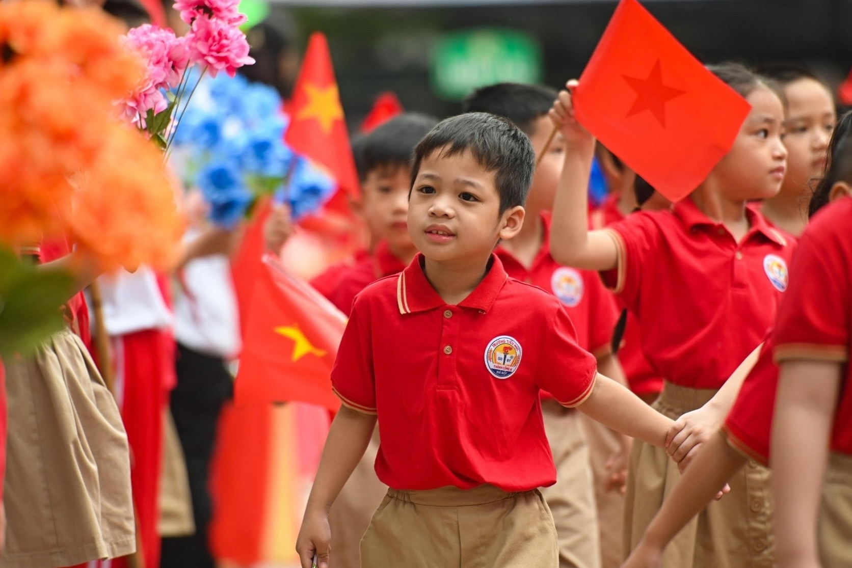 Cung cấp một bộ sách giáo khoa toàn quốc từ năm học 2026-2027, miễn phí từ năm 2030