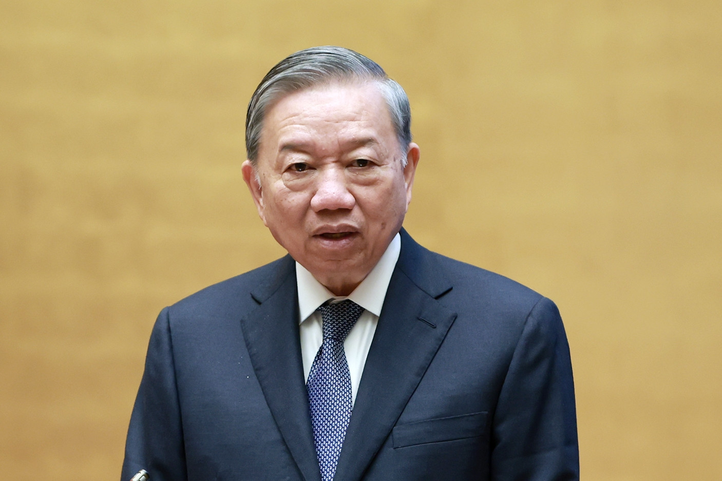 Tổng Bí thư gợi ý mô hình chống cô đơn cho người cao tuổi: Sáng đón đi, chiều đưa về