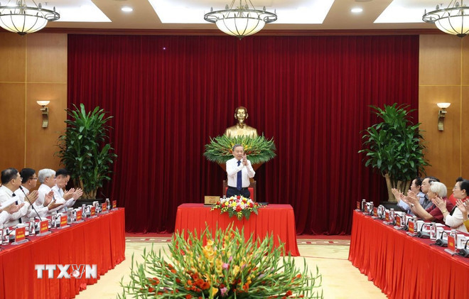 ttxvn-tong-bi-thu-to-lam-gap-mat-ban-thuong-vu-trung-uong-hoi-khuyen-hoc-viet-nam-1609-2.jpg