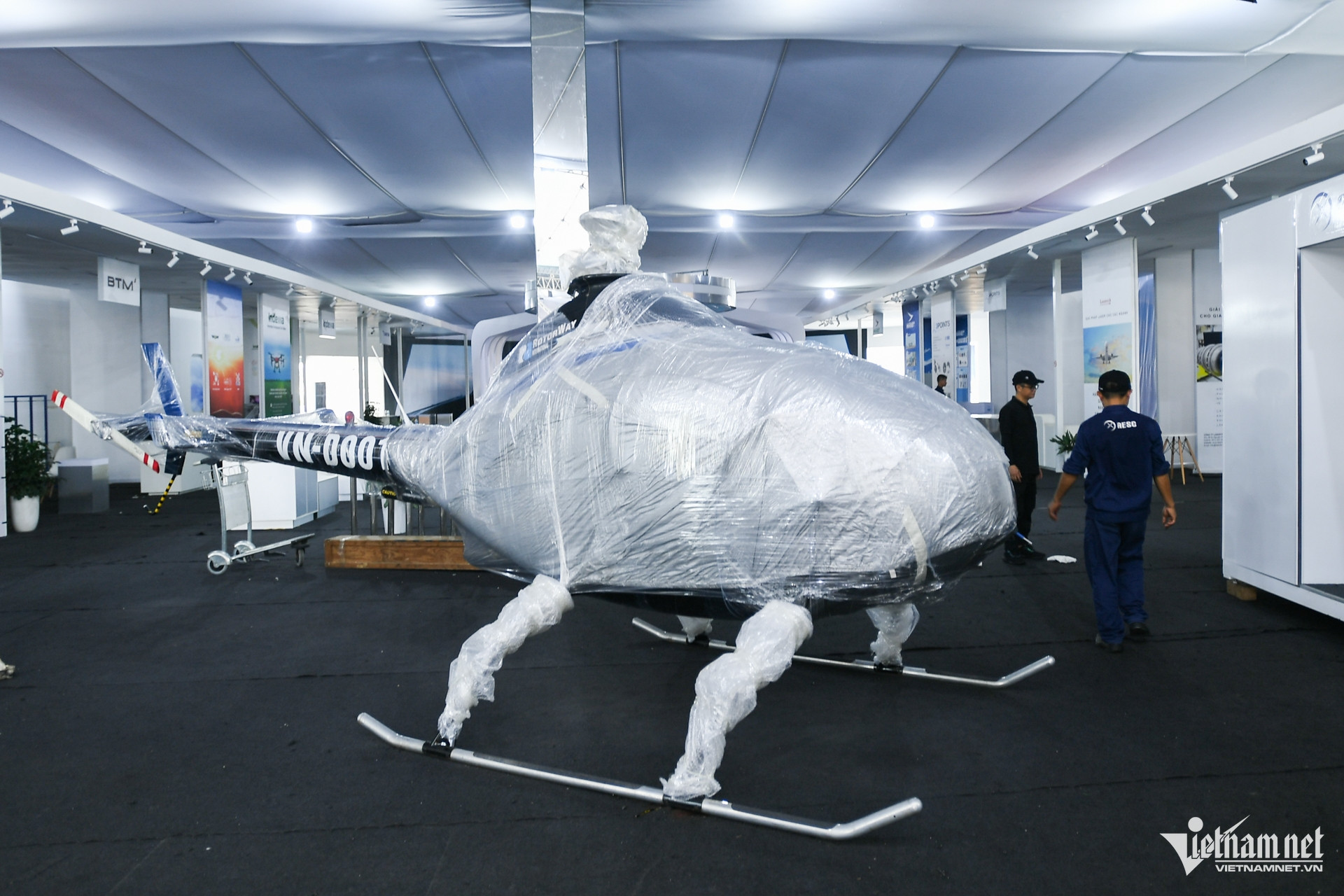 W-trien lam may bay 23.jpg