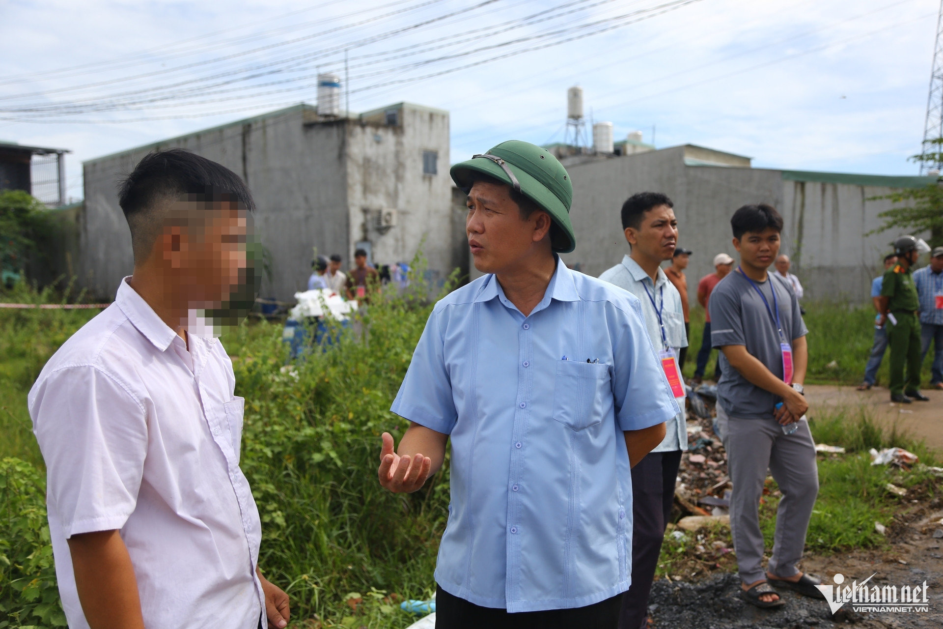 W-xay dung trai phep (2).jpg