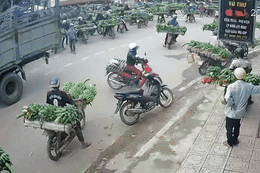 Bản tin trưa 17/9: Xe tải mất lái đâm vào chợ, 3 người chết, 9 người bị thương