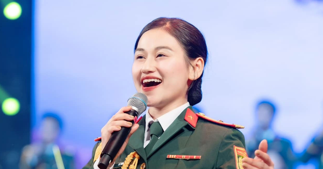 Ca sĩ Lê Minh Ngọc tiết lộ có bố là công an, ông nội từng công tác Quân khu 4