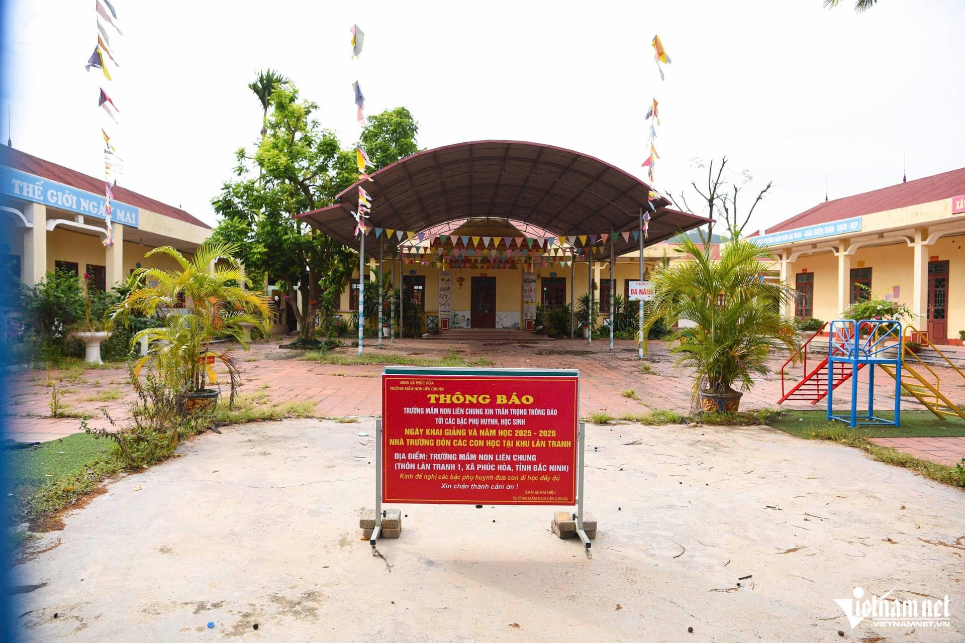 Chủ tịch Bắc Ninh yêu cầu xử lý dứt điểm vụ sáp nhập trường tại Phúc Hòa