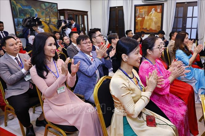 ចំណងជើងរូបថត