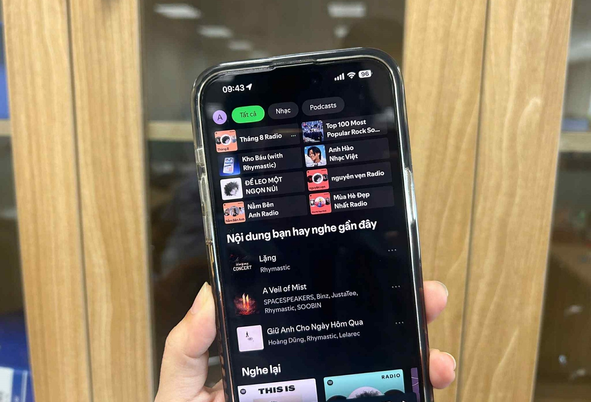 Người Việt mất thêm 2 cốc trà đá để được dùng Spotify Premium