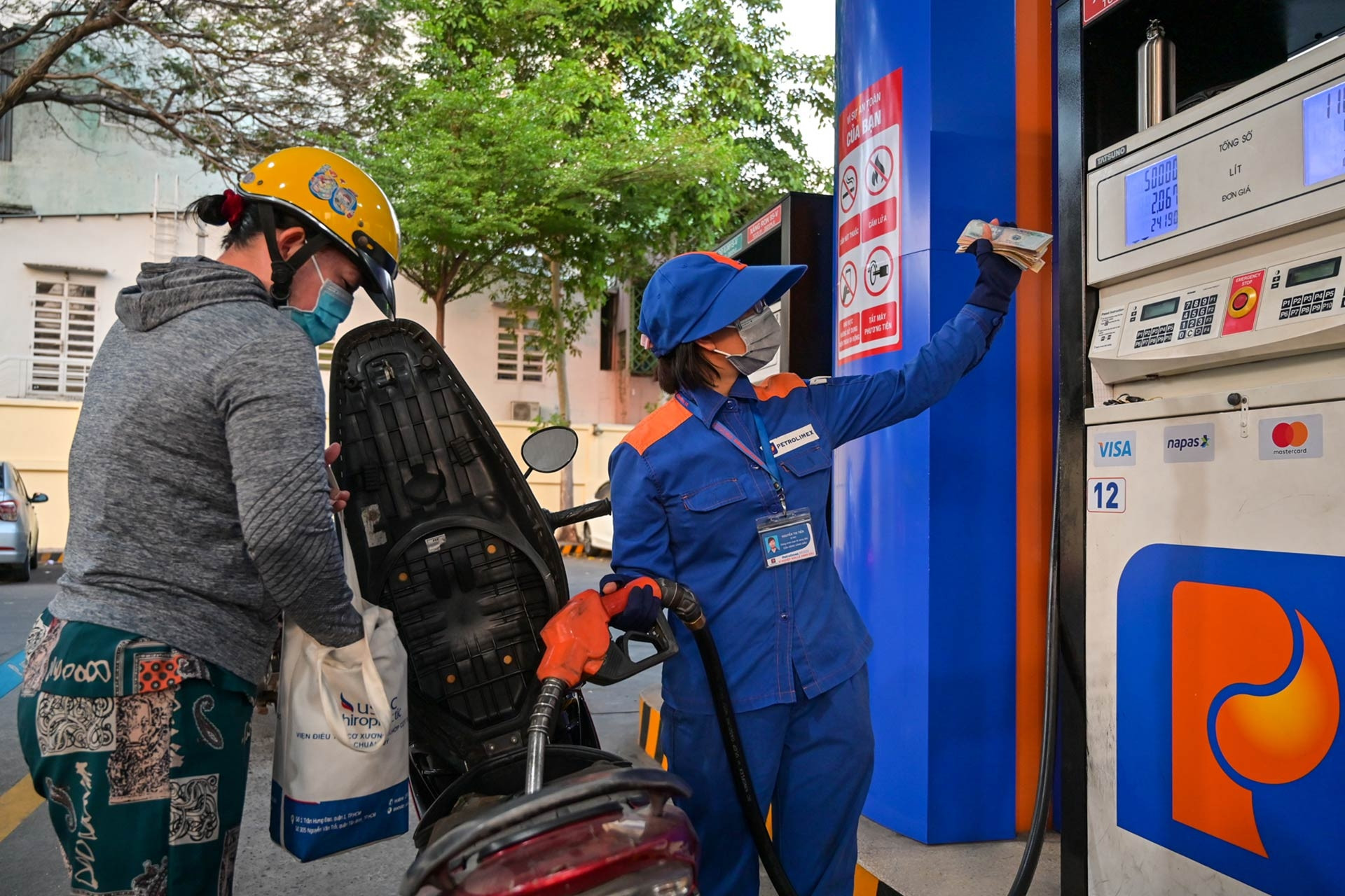 Giá xăng ngày mai có khả năng lại bật tăng