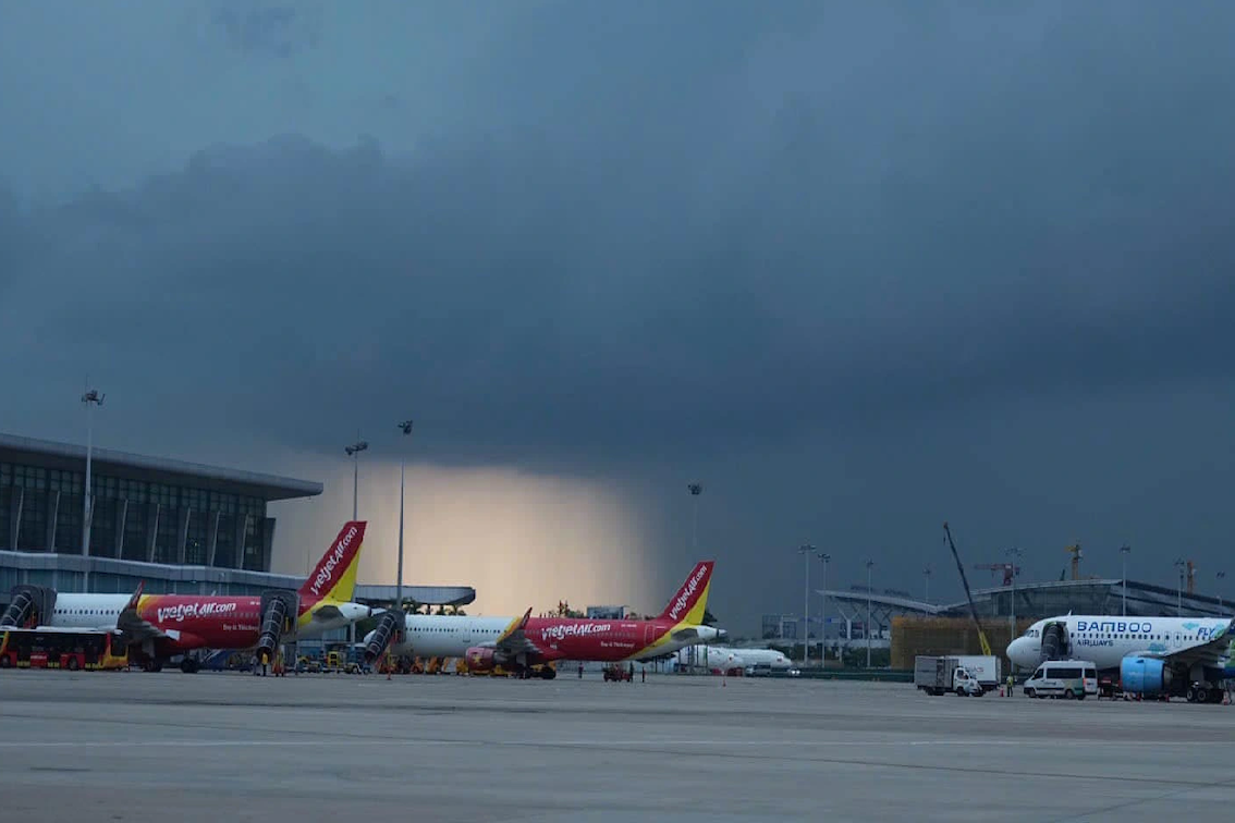 Lý do hơn 30 chuyến bay đến Nội Bài phải vòng chờ, hạ cánh sân bay khác