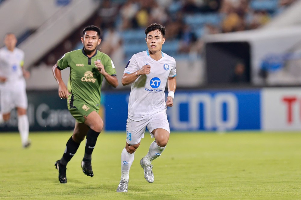 Nam Dinh vs Ratchaburi.jpg
