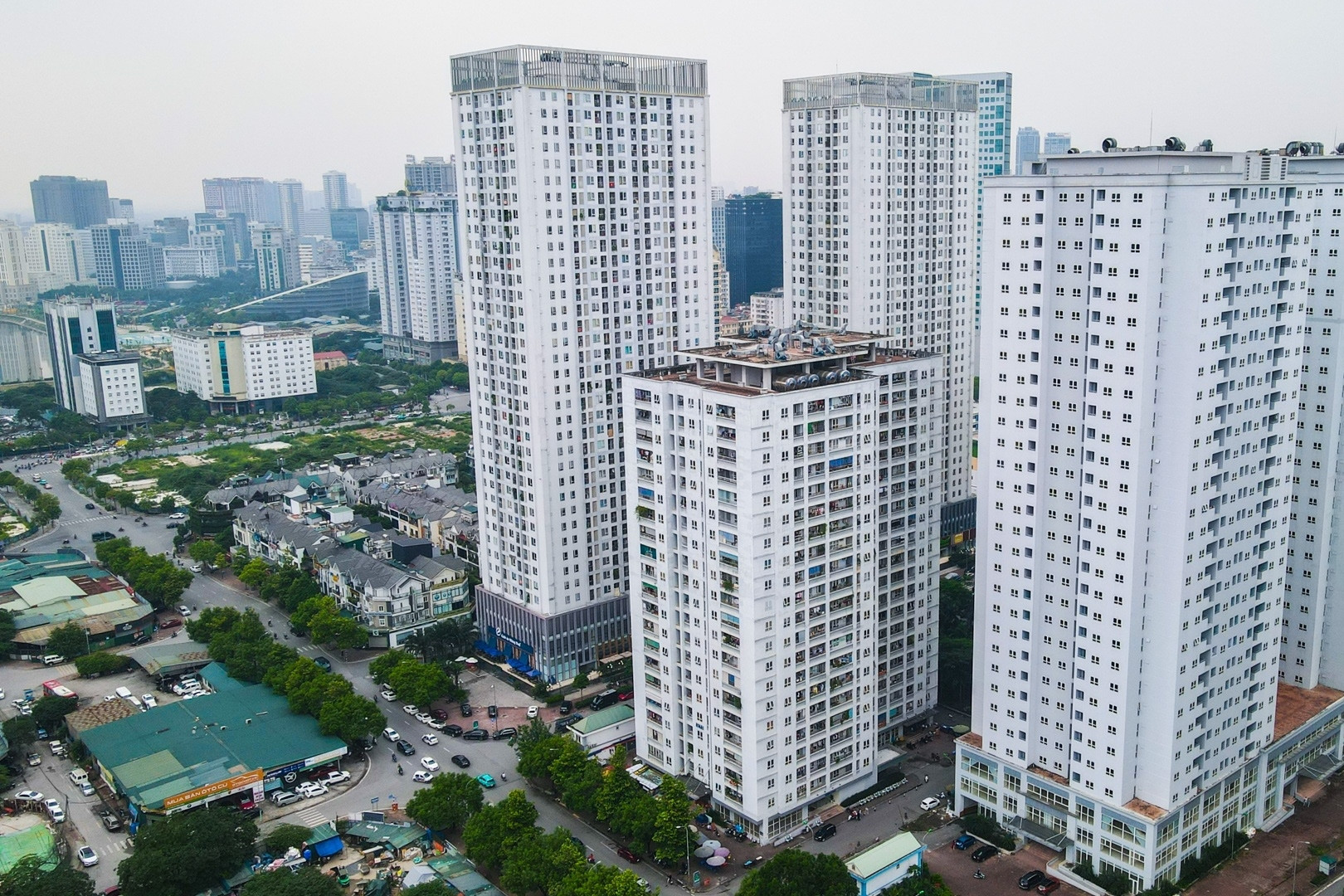 'Ôm' tiền tỷ, cha mẹ chật vật mua nhà Hà Nội cho con học đại học