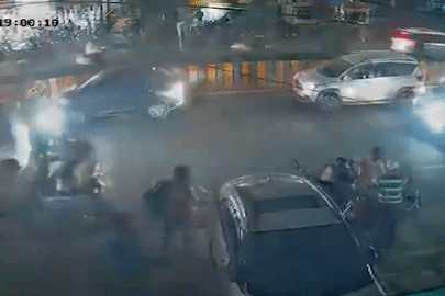 Tài xế say rượu lái xe tải đâm hàng loạt phương tiện, 2 người tử vong