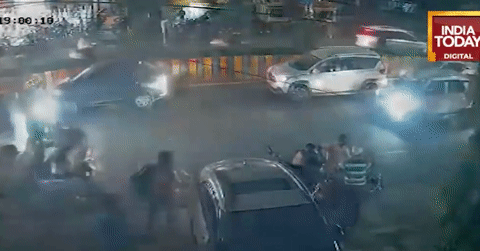 Tài xế say rượu lái xe tải đâm hàng loạt phương tiện, 2 người tử vong