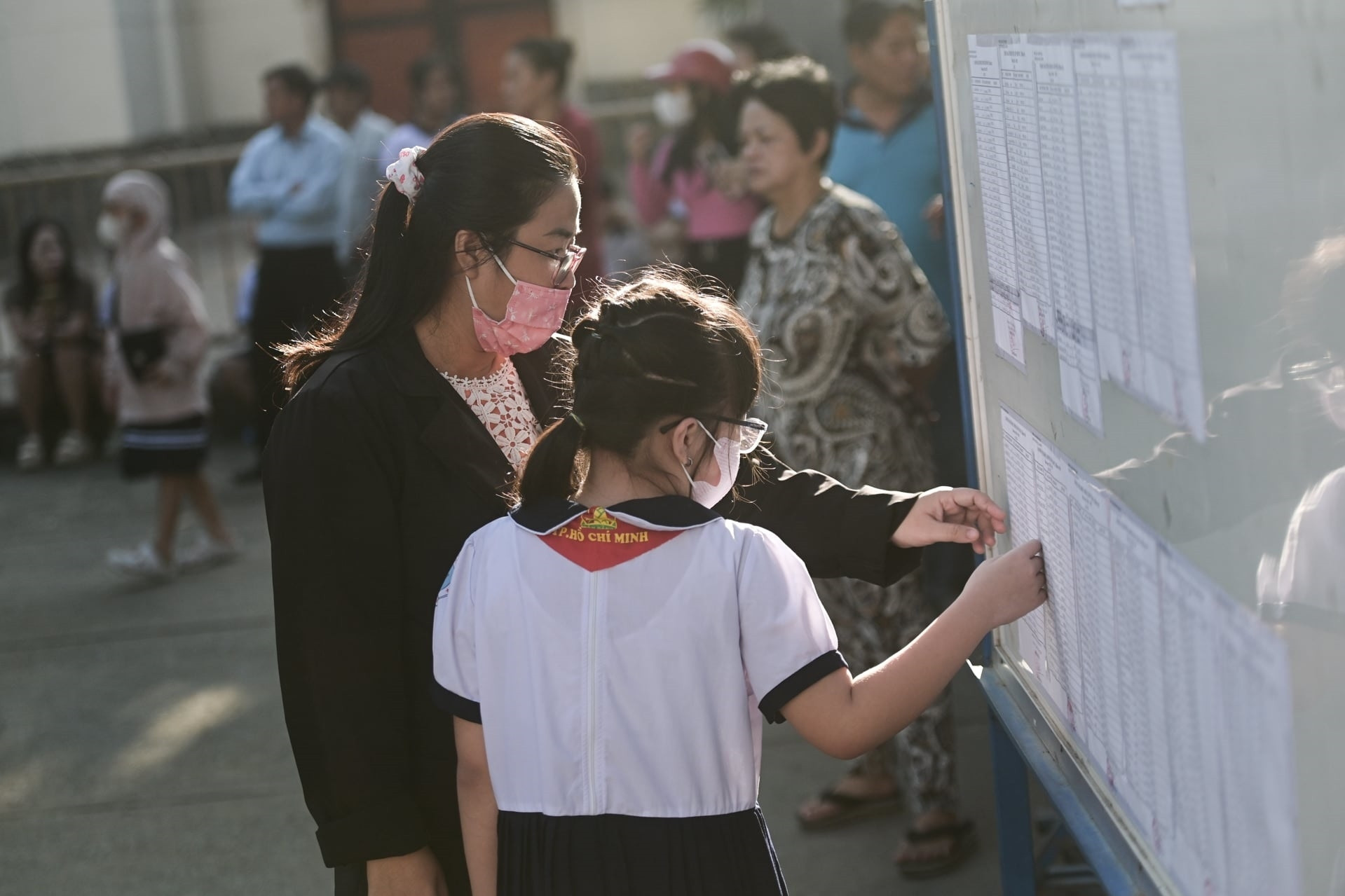 Thu tiền phụ huynh, hiệu trưởng phải trả lời ‘con họ được học gì'