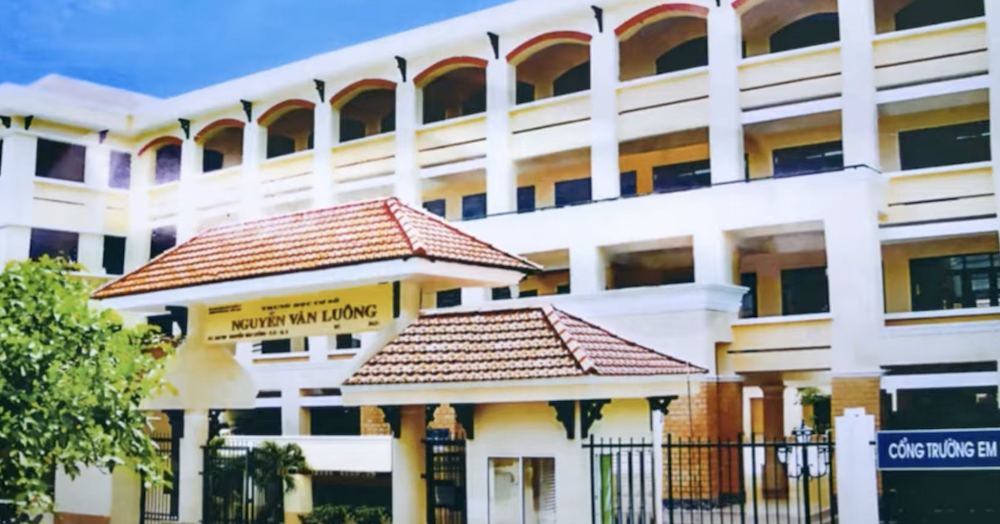 Trường 8 năm không thu quỹ phụ huynh, hiệu trưở...