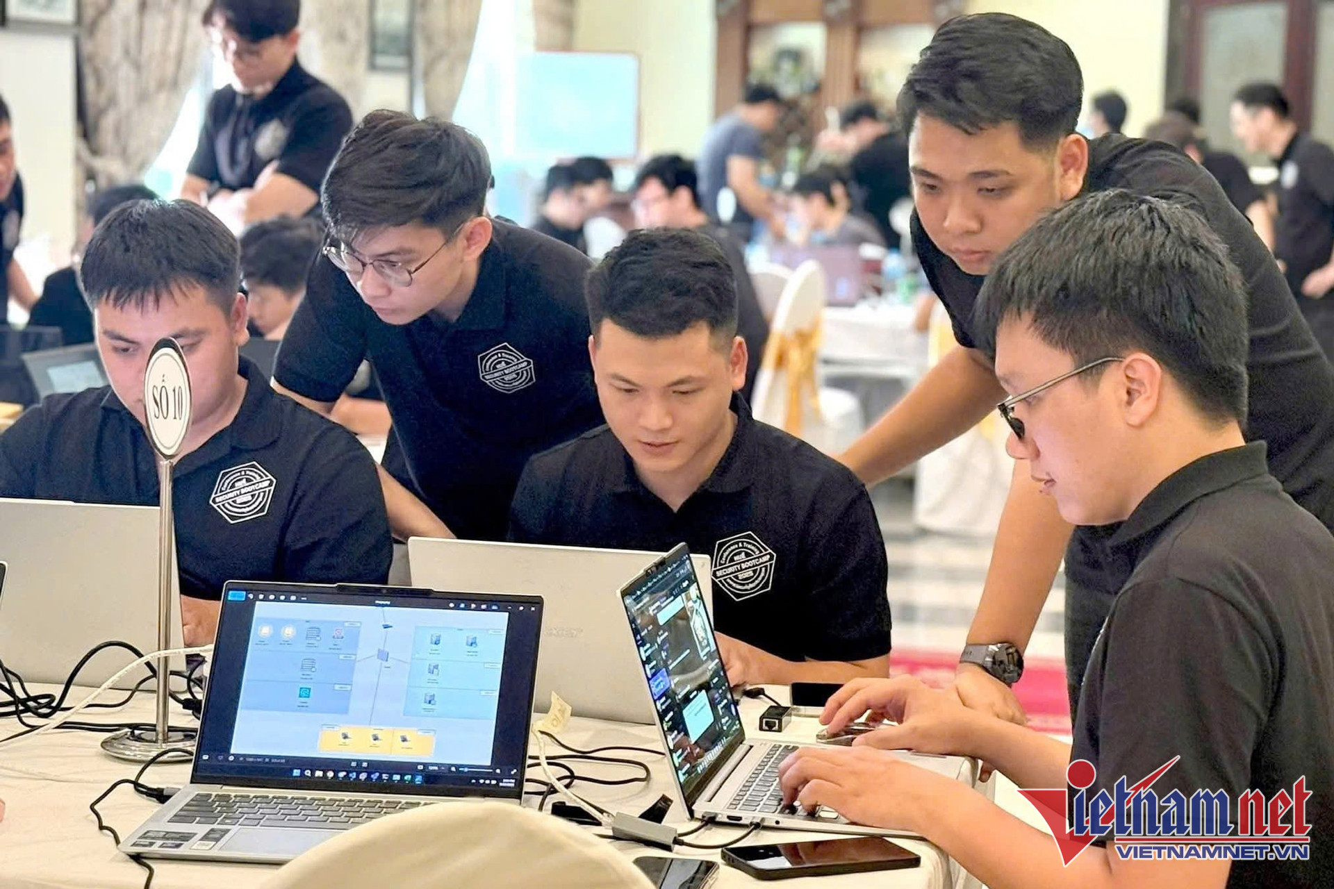 W-dau truong an toan thong tin 2025 1.jpg