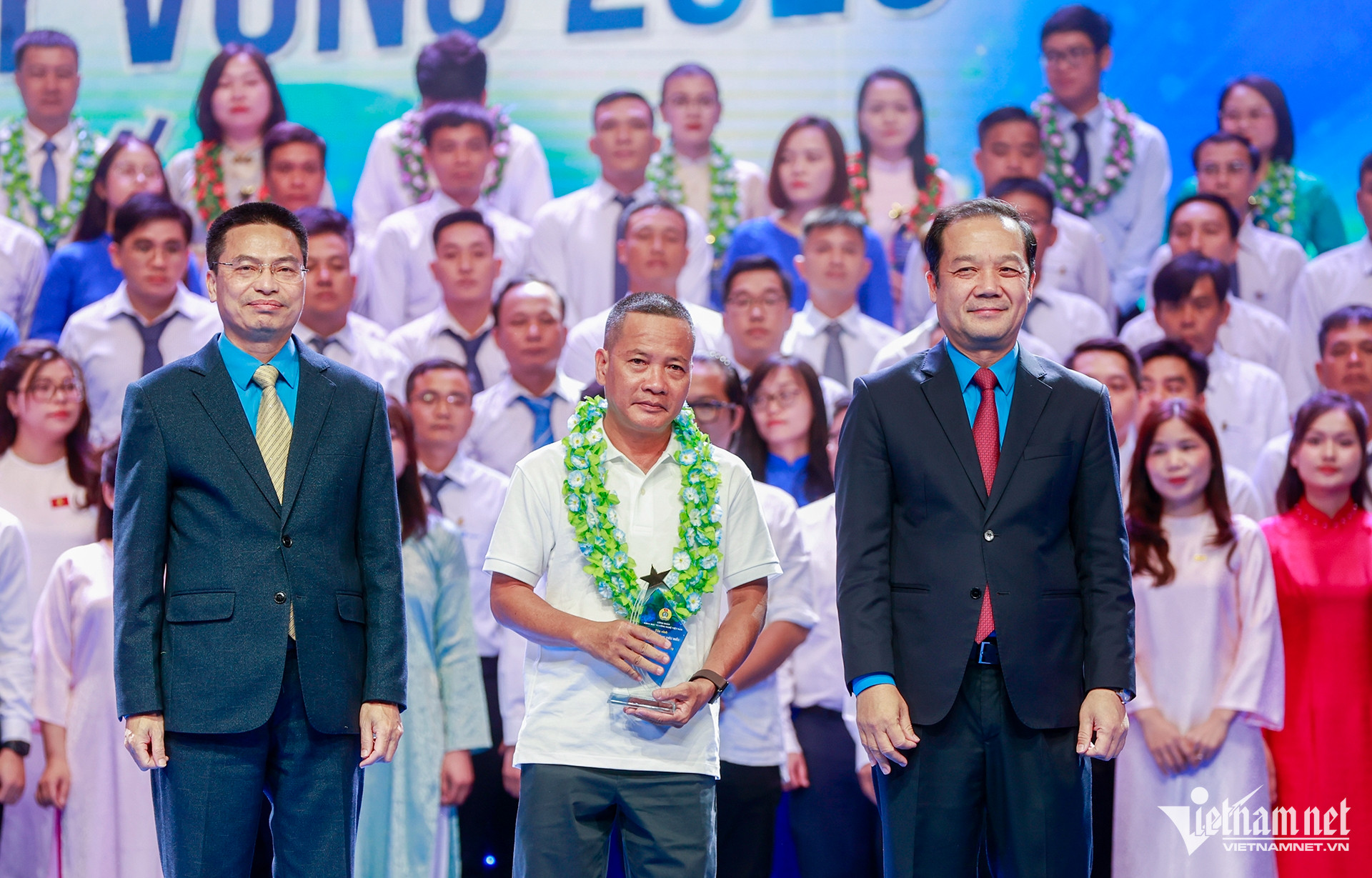 W-Vinh danh KH&CN5.jpg