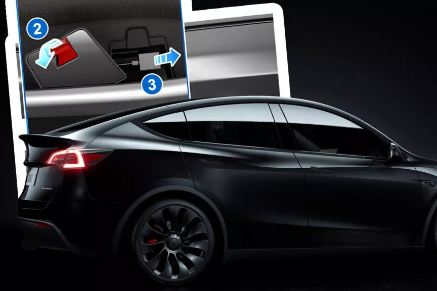 Xe điện Tesla bỗng dưng mất điện, phụ huynh đập kính cứu con mắc kẹt bên trong