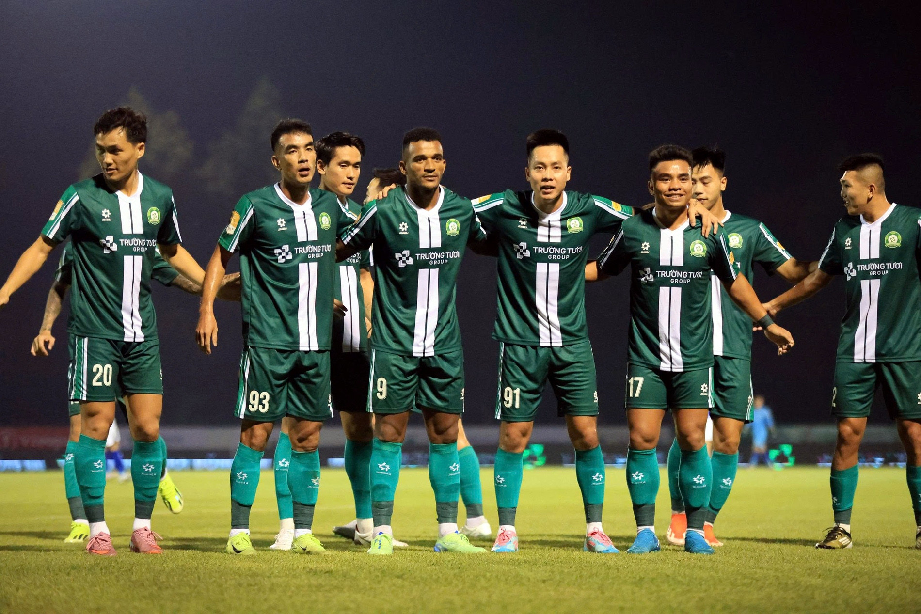 Khởi tranh giải Hạng Nhất 2025/26: Nóng cuộc đua vô địch