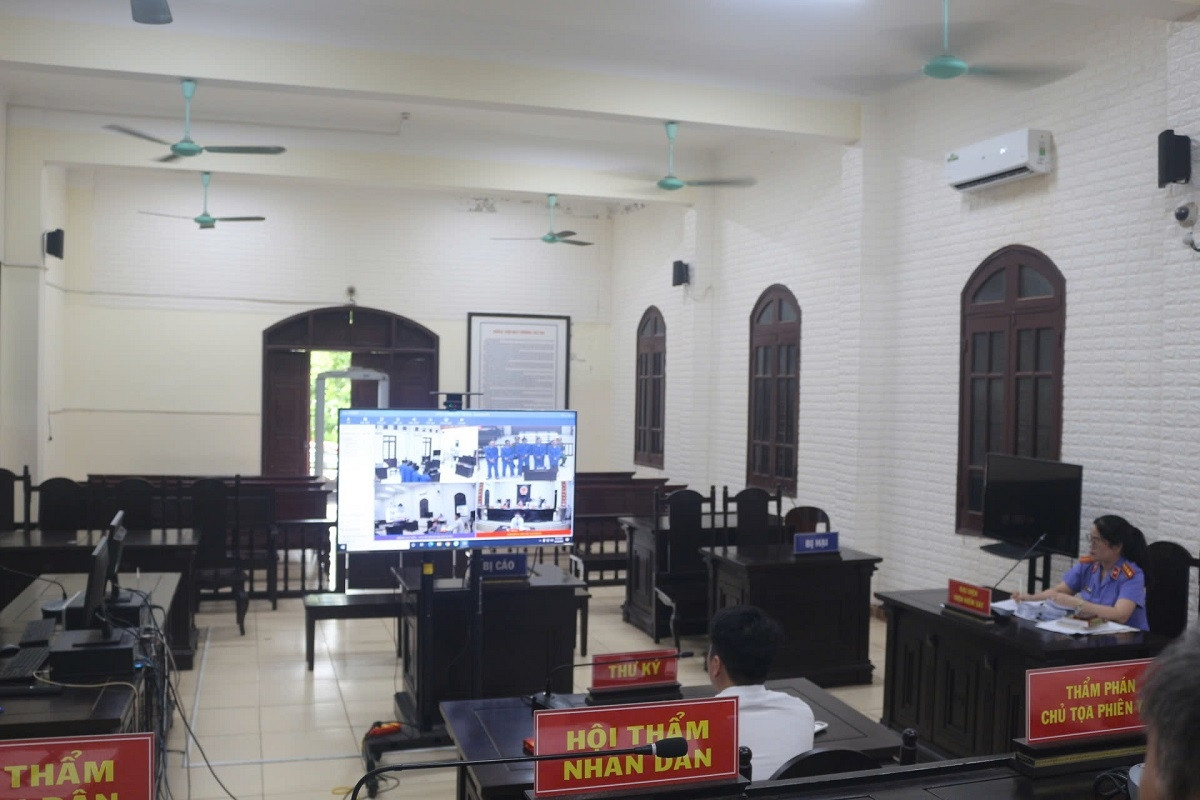 5 người Lào lãnh án chung thân vì vận chuyển gần 100kg ma tuý