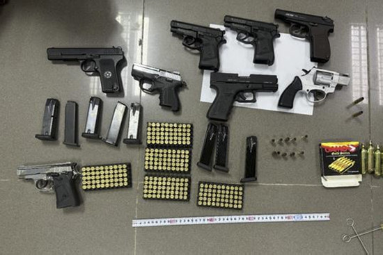 Bản tin cuối ngày 18/9: Triệt phá đường dây mua bán súng đạn quy mô lớn qua mạng