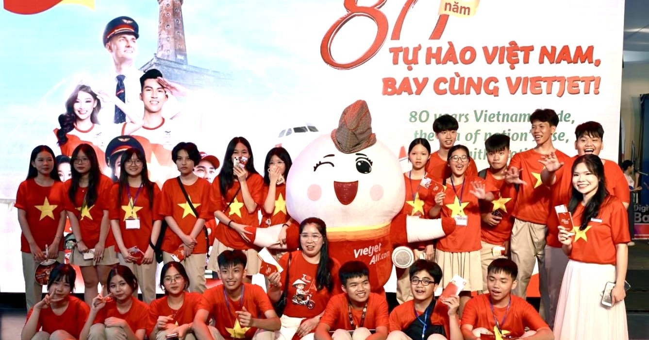 Bay cùng khát vọng Việt - Dấu ấn Vietjet tại Triển lãm thành tựu đất nước