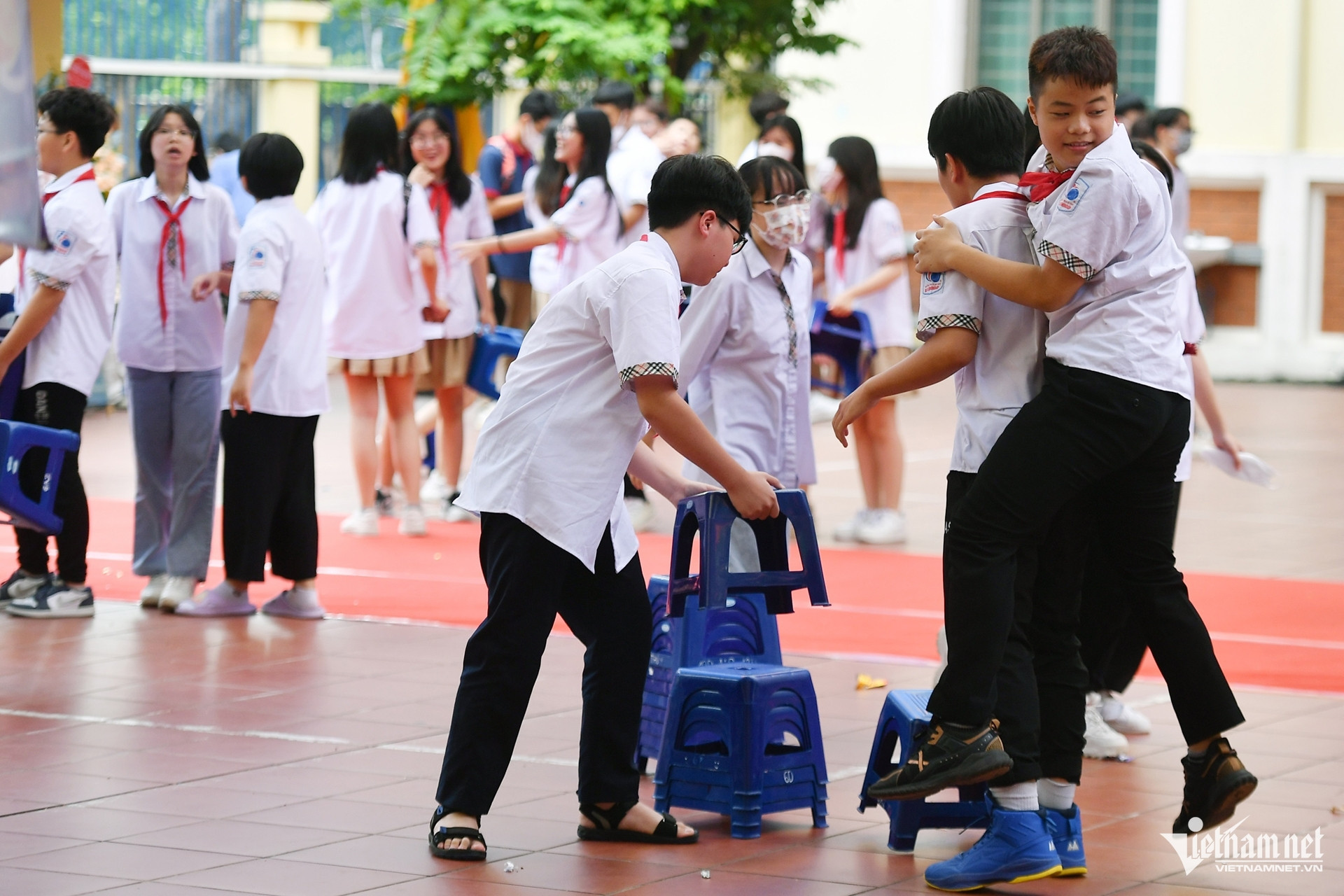 Bộ GD-ĐT bỏ hình thức đình chỉ học, phạt nặng nhất là viết bản tự kiểm điểm