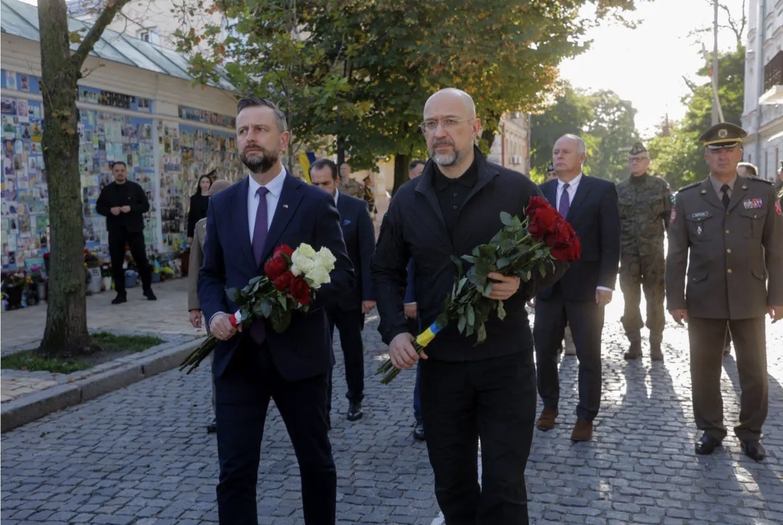 Bộ trưởng Quốc phòng Ba Lan và Ukraine. Ảnh: X