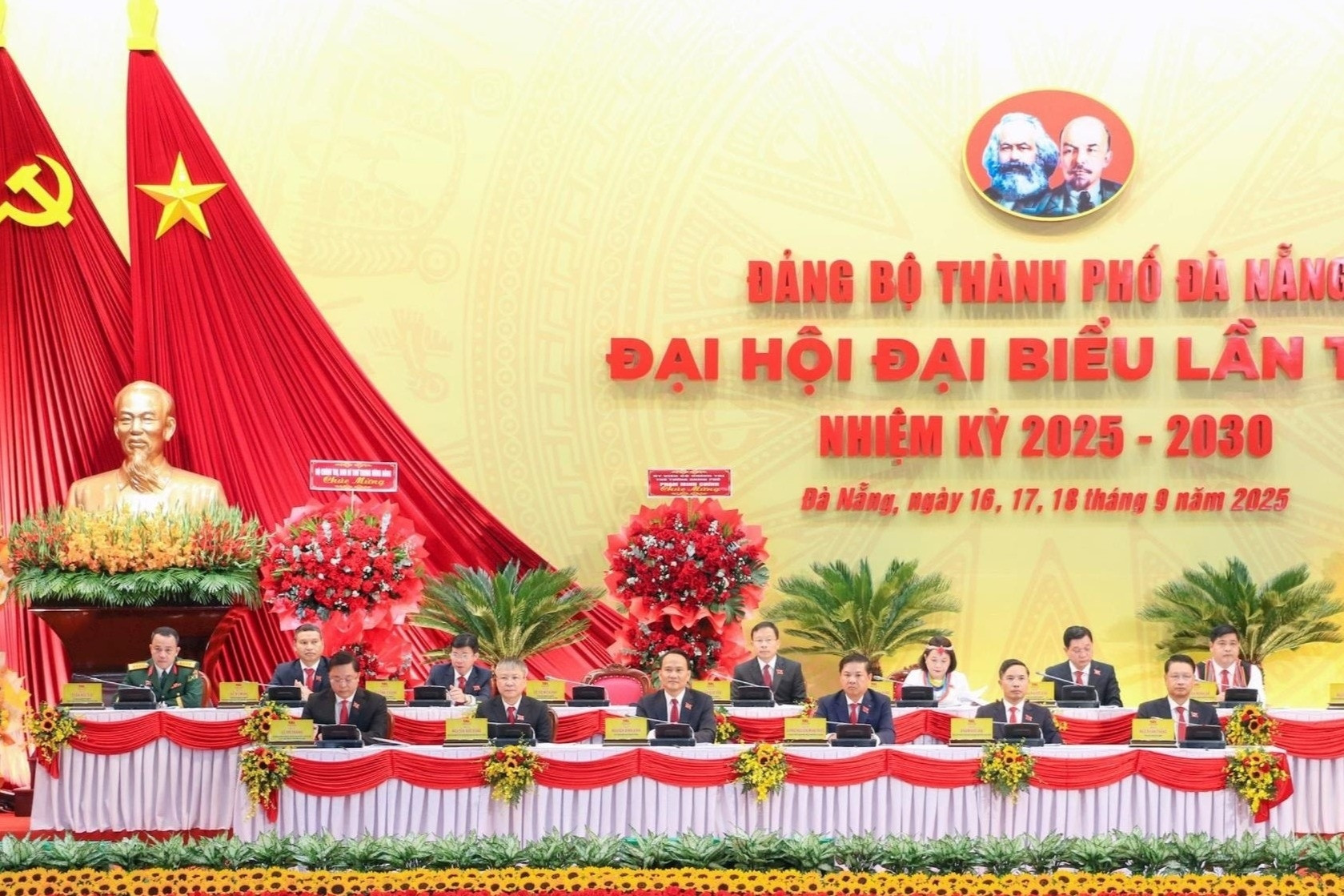 Đại hội Đảng bộ Đà Nẵng công bố nhân sự chủ chốt, để trống một phó bí thư