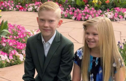 Nguyên nhân khiến nam thanh niên có tay chân hóa gỗ Diện mạo hiện tại của cậu bé từng phải khâu 90 mũi vì cứu em thoát chó dữ