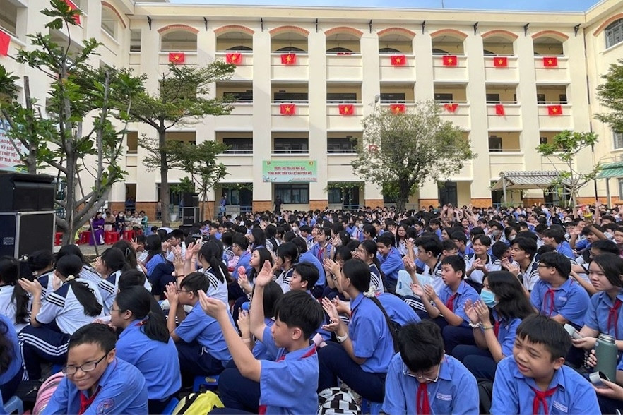 ‘Không thể tin nổi, không thu quỹ phụ huynh lẽ ra bình thường lại thành hiếm lạ’