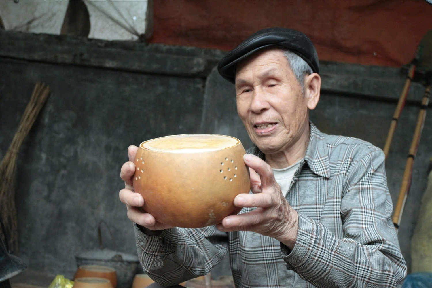 Nghệ nhân người Tày 86 tuổi và cả cuộc đời với câu hát Then, điệu đàn tính