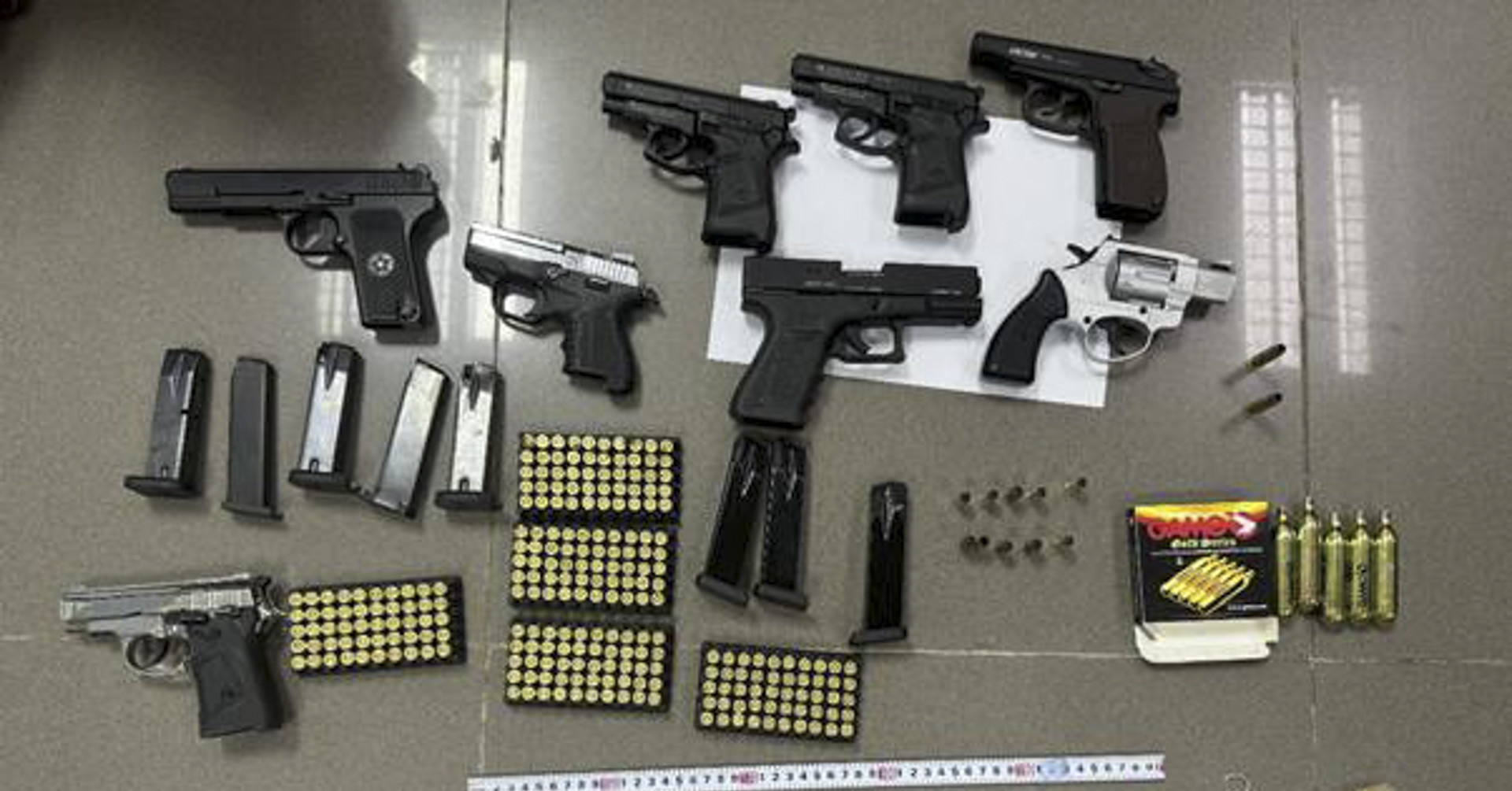 Triệt phá đường dây mua bán súng đạn quy mô lớn qua mạng