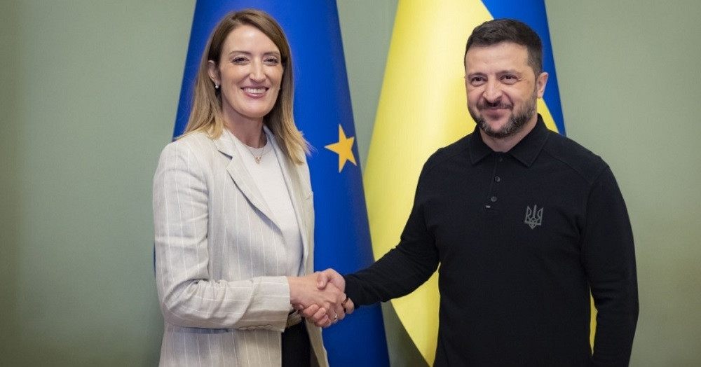 Ukraine nhận tên lửa Patriot và HIMARS, Tham mưu trưởng Nga thị sát mặt trận