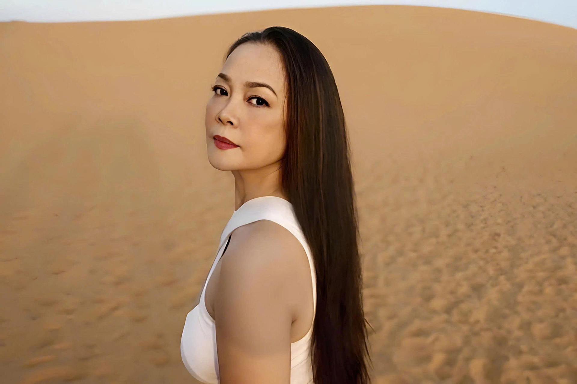 Ca sĩ Hồng Hạnh 